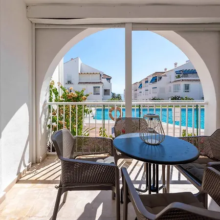 Modern 2-bed 2-bathroom By The Pool Fuentes De Nerja