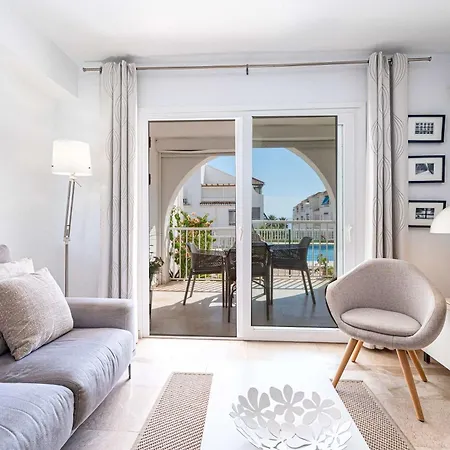 Modern 2-bed 2-bathroom By The Pool Fuentes De * Nerja